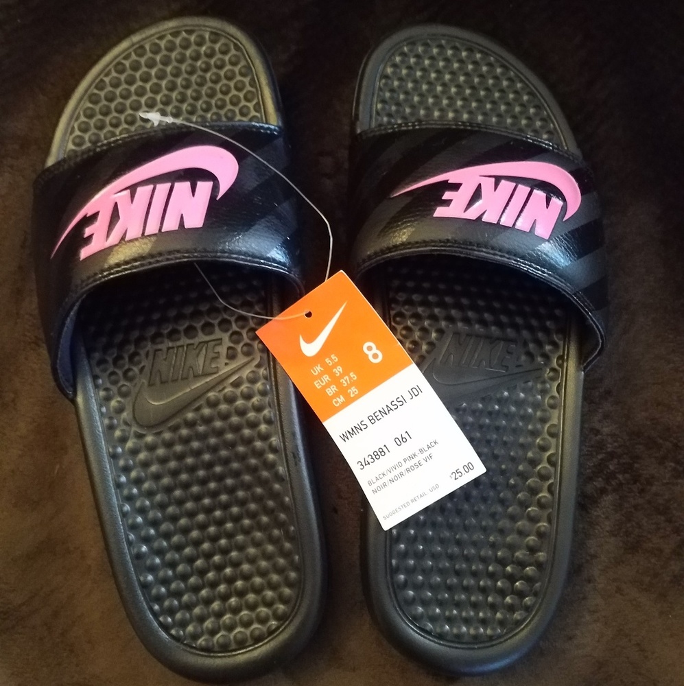NWT Nike Benassi Slides
